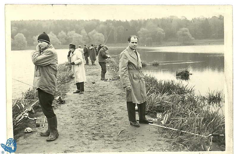 Zawody wędkarskie na łowisku Kamieniok w dniu 28.04.1963 r.br /Autor: Materiał z archiwum: Zarządu Koła PZW Nr 45 Racibórz-Miasto.